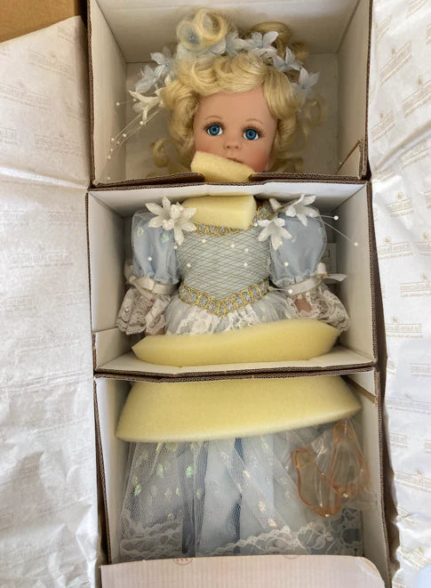Porcelain doll 23452