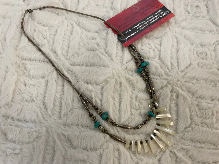 Real turquoise and real Corral shell vintage necklace, sterling silver clasp 28527