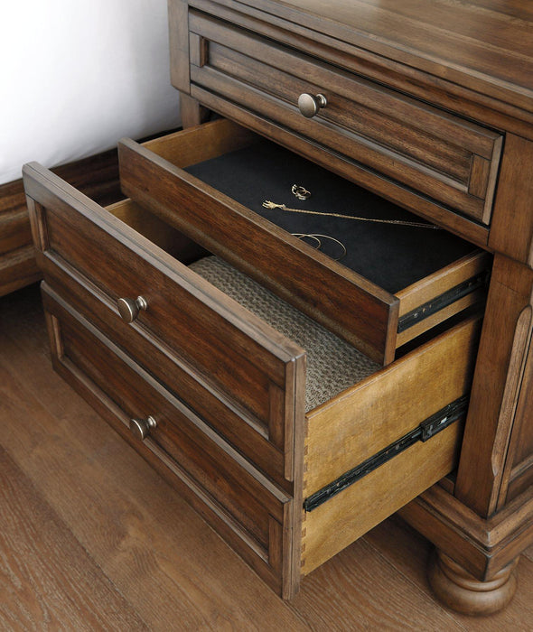 Flynnter Nightstand