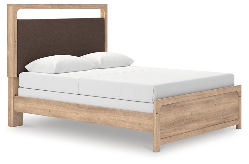 Kinlanni Upholstered Bed