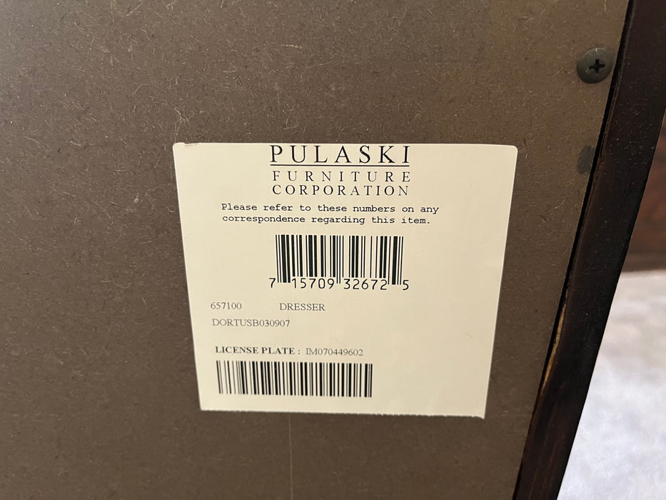 Pulaski 5 drawer chest dresser 32567