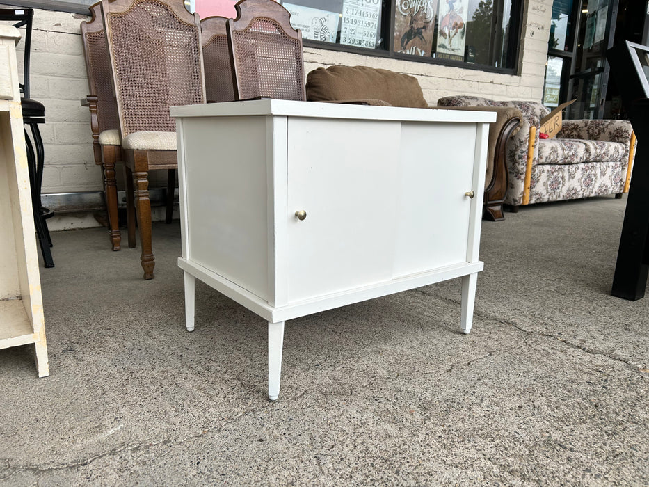White cabinet with sliding door 34168