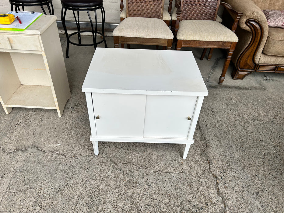 White cabinet with sliding door 34168