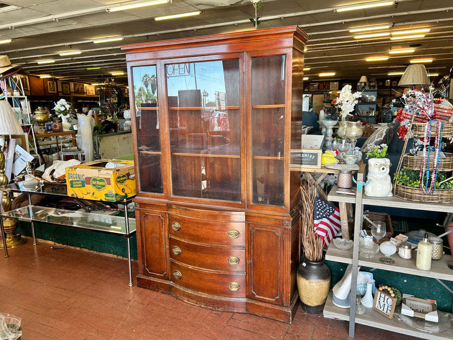Drexel bow front china cabinet hutch 34172