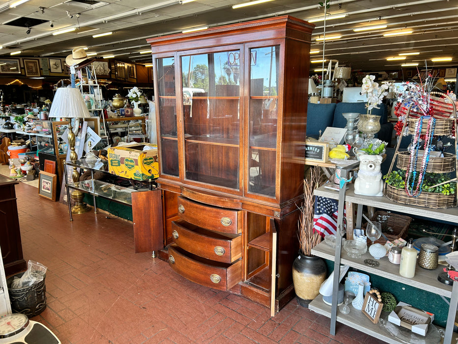 Drexel bow front china cabinet hutch 34172