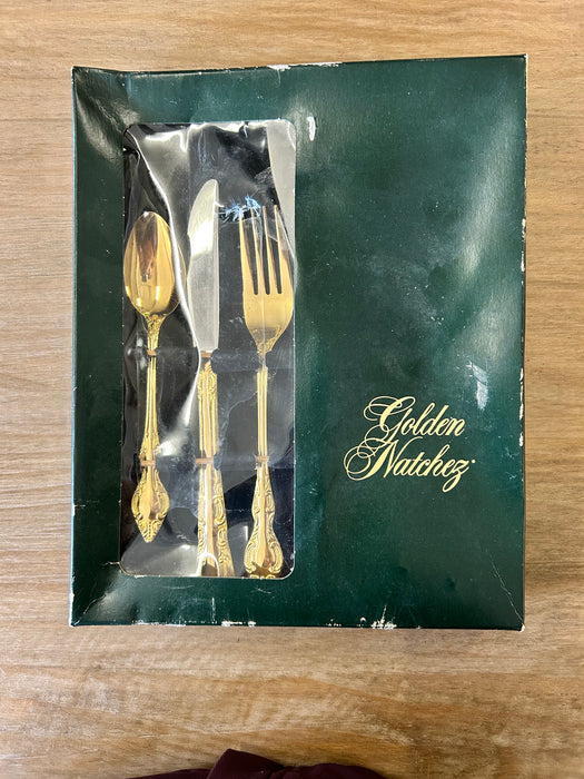 Golden Natchez Rogers by Kenwood 20 piece flatware set 33761