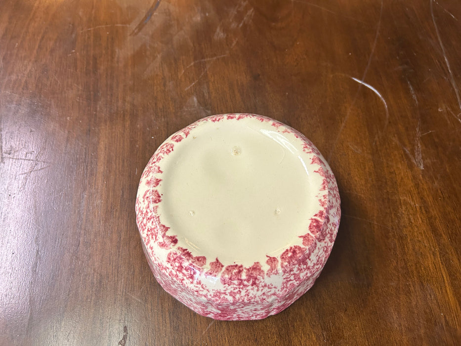 Morton pottery Illinois red and white spongeware bowl 33760