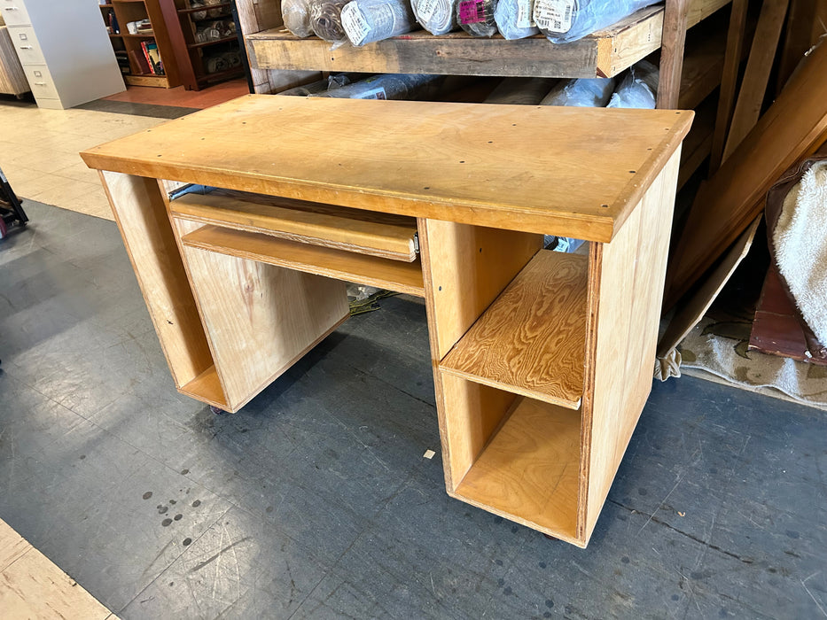 Wood desk on casters 34187