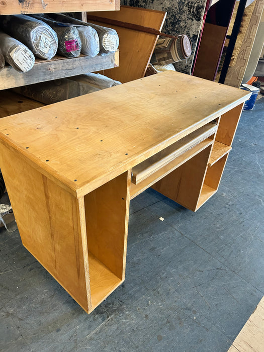 Wood desk on casters 34187