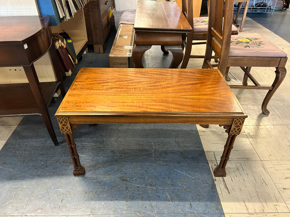 Wood coffee table 34190