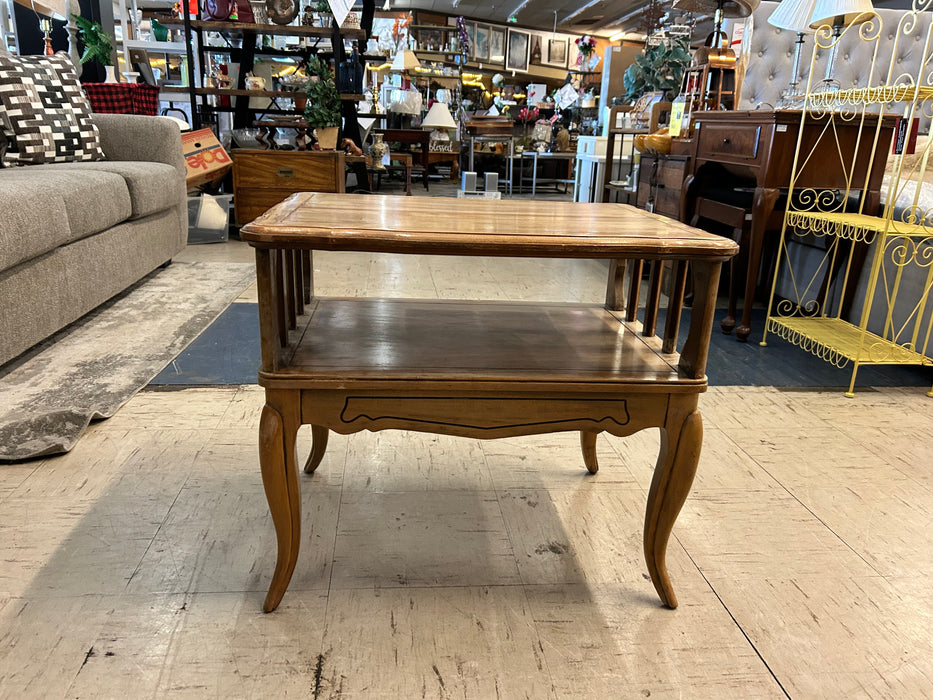 French Provincial end table/ side table 34195