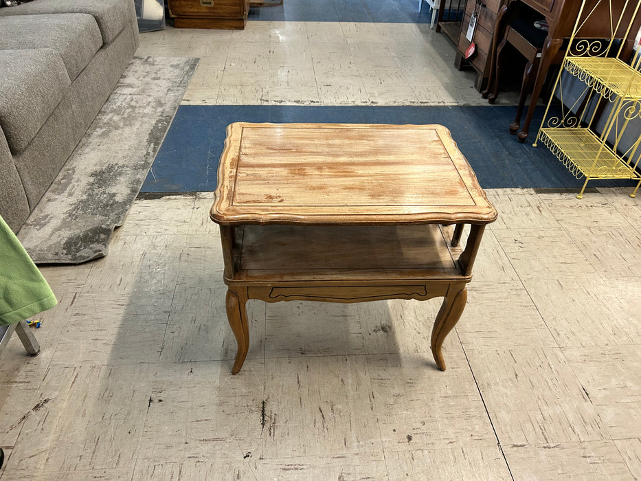 French Provincial end table/ side table 34195