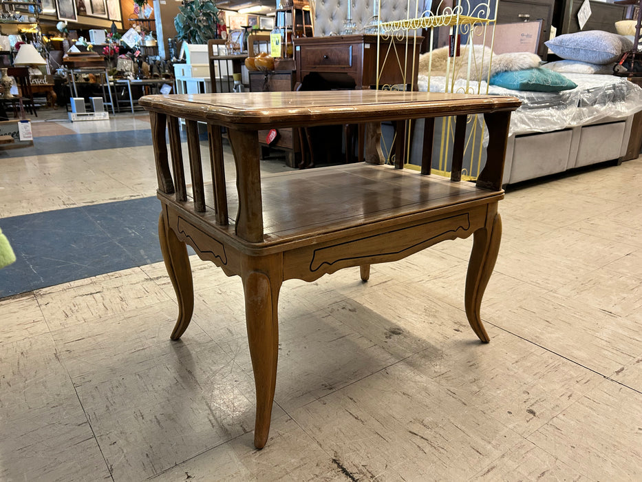 French Provincial end table/ side table 34195