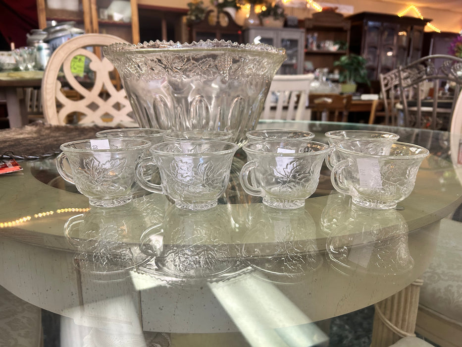 Vintage large clear glass harvest grape punch bowl 9pc set  33783