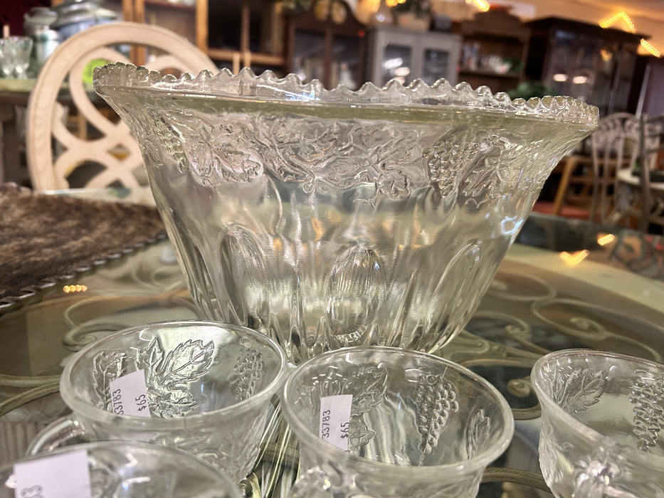 Vintage large clear glass harvest grape punch bowl 9pc set  33783
