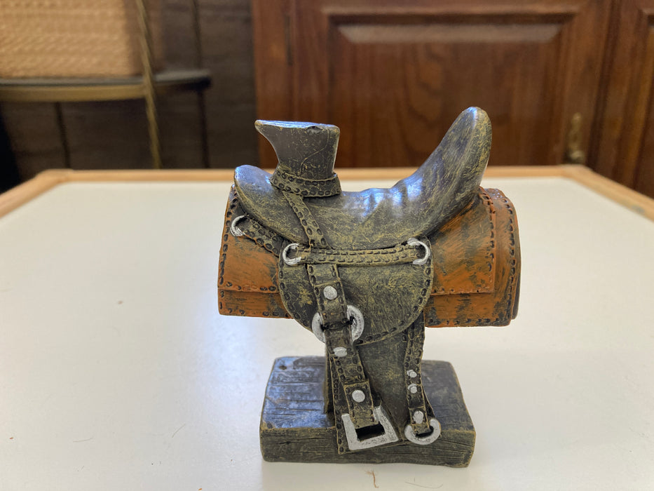Resin saddle figurine 32307