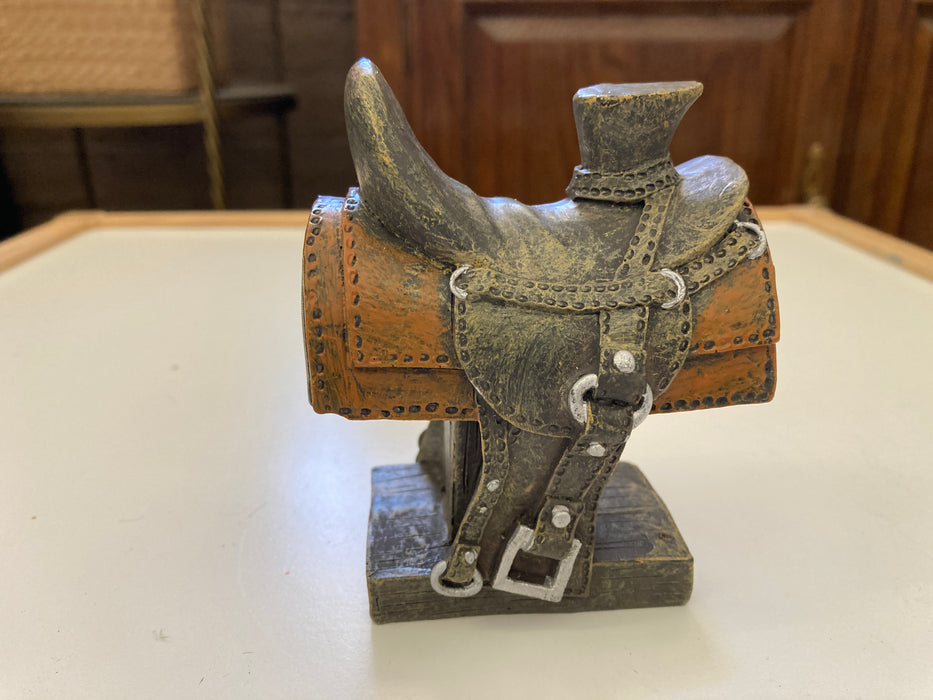 Resin saddle figurine 32307