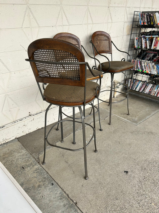Drexel Heritage swivel iron bar stool 34207