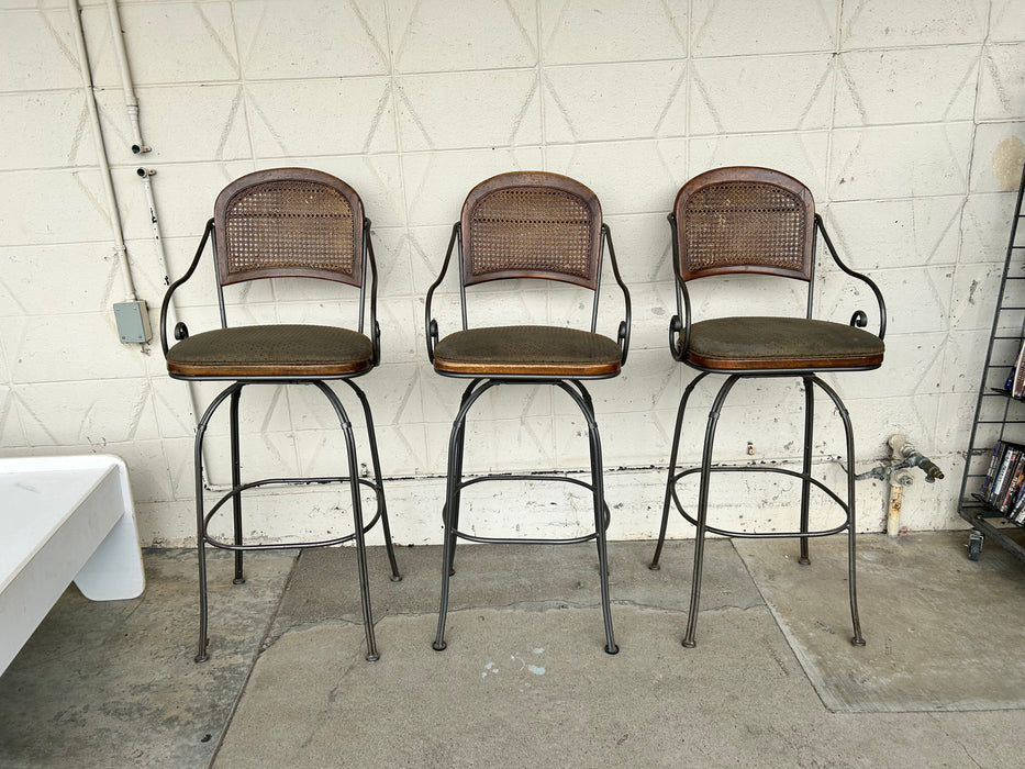 Drexel Heritage swivel iron bar stool 34207