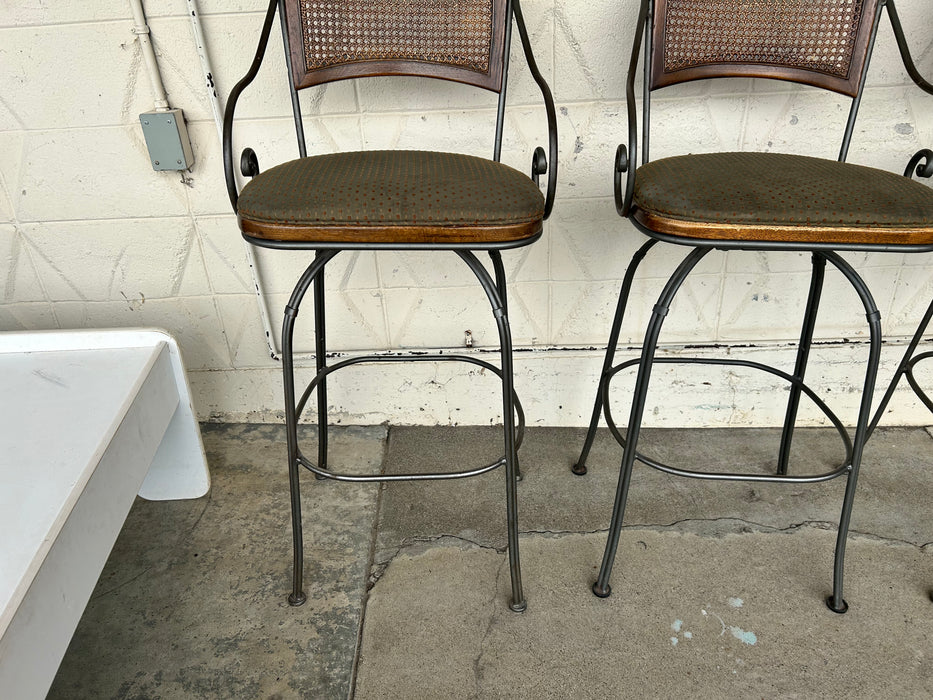 Drexel Heritage swivel iron bar stool 34207