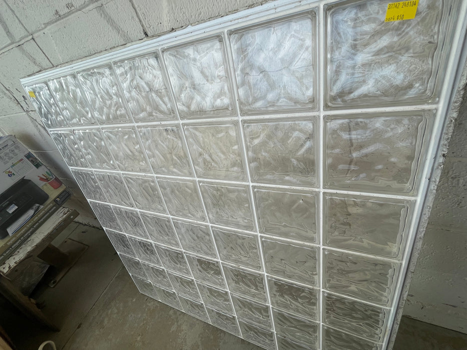Glass brick partition/window 32342