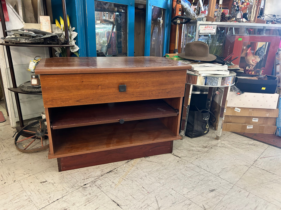 End table or large nightstand or TV stand 1 drawer and 1 pull out shelf 33795