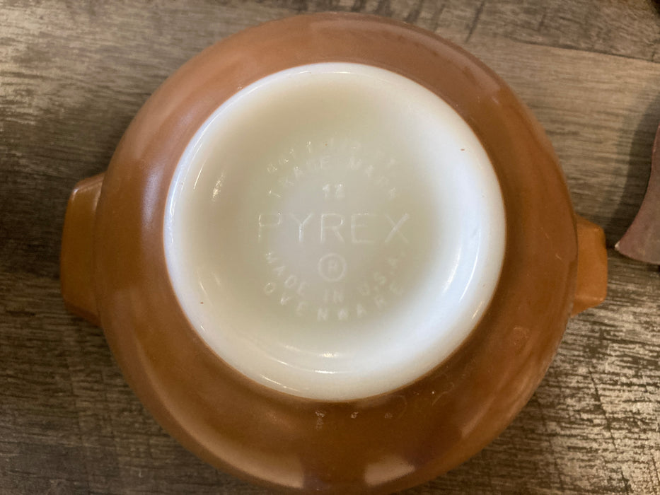 Brown Pyrex serving or mixing bowl 32398