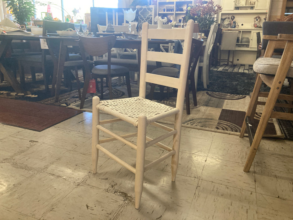 White wicker kitchen or dining chair 31229