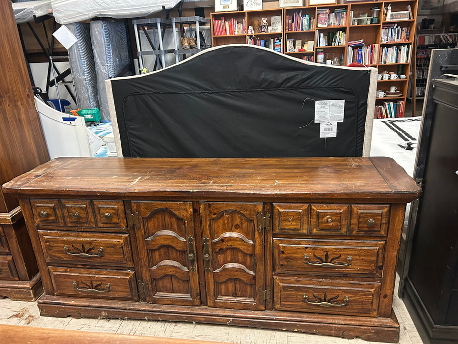 Wood 9 drawer dresser 34378