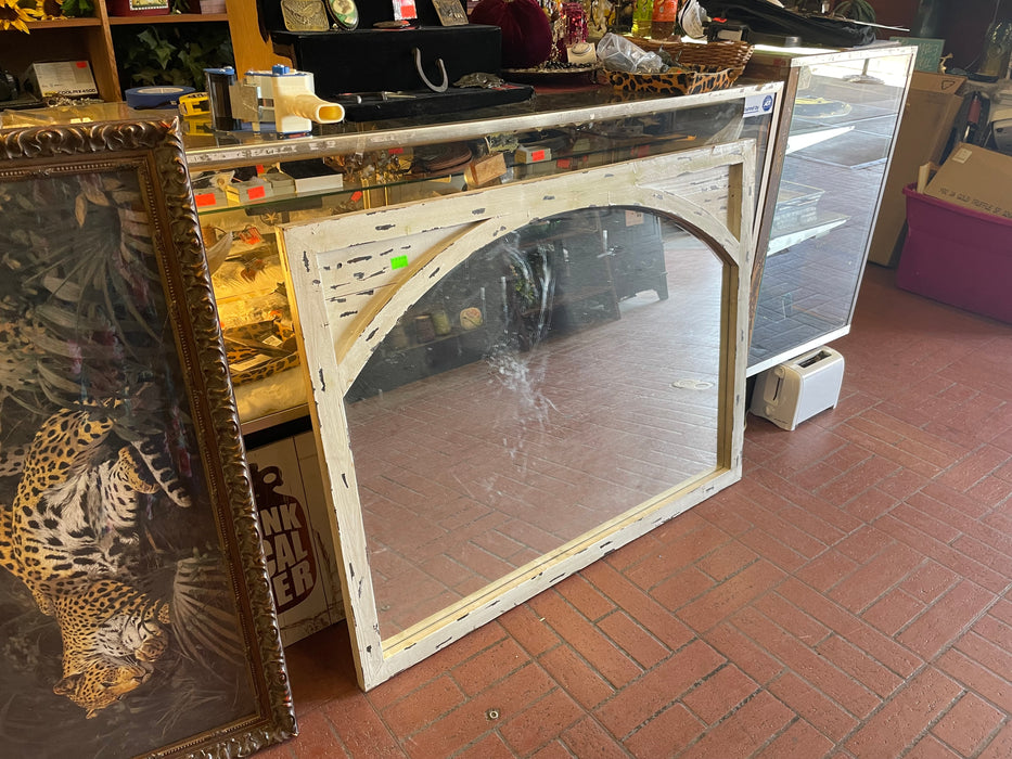 White distressed large mirror w/ arch 32909