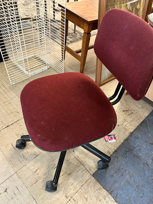 Maroon upholstered office desk chair 34010