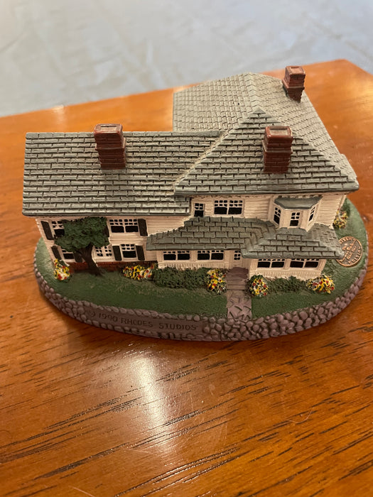 "Rockwell Residence" village figurine 33331