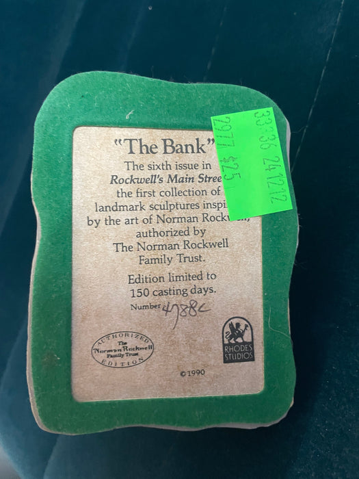 "The Bank" village figurine 33336