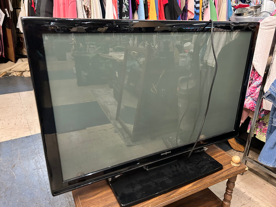 Insignia 42" TV 34049