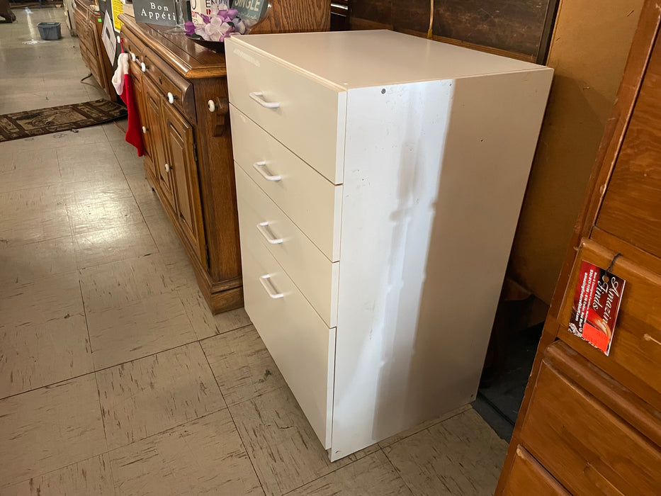 White 4 drawer dresser 33350