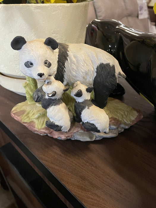 Vintage Mercuries Giant Panda family figurine 31991