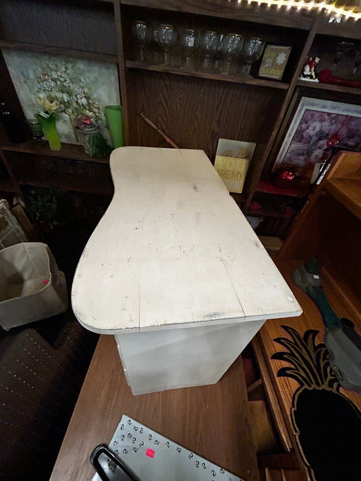 White 7-drawer student desk w/ round white knobs 33482