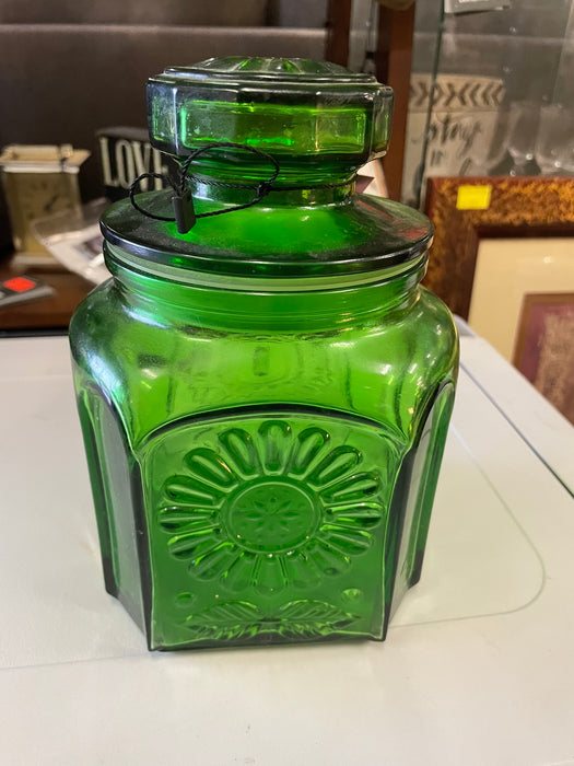 Wheaton green glass cookie jar with daisy design 32055