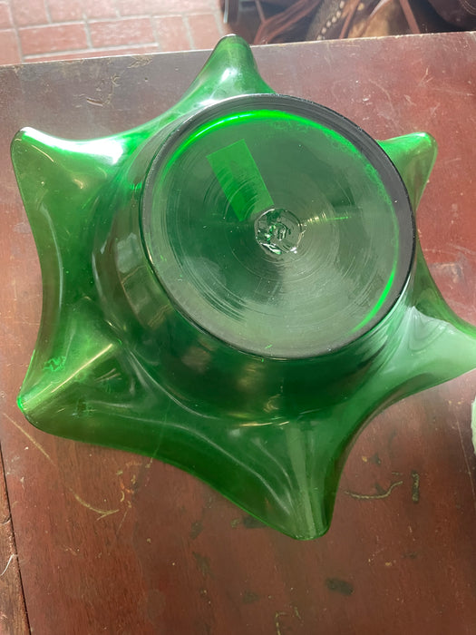 Mid Century Modern emerald green handblown scalloped edge bowl 32056