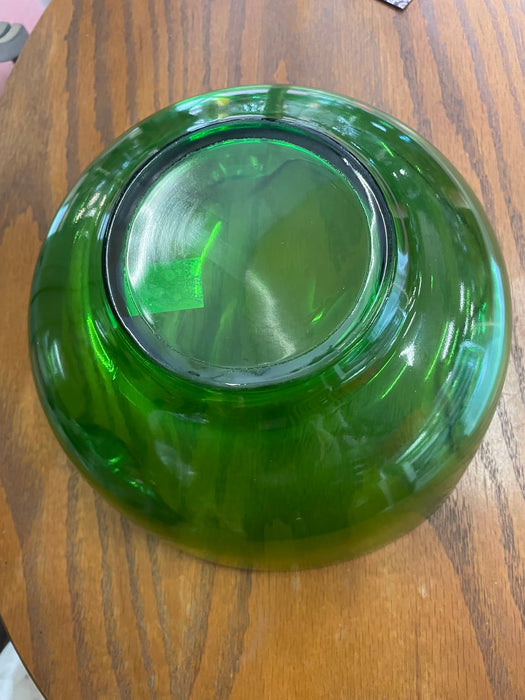 Vintage Anchor Hocking scalloped edge emerald bowl 32057