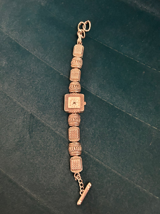 Geneva womens watch size small 33499