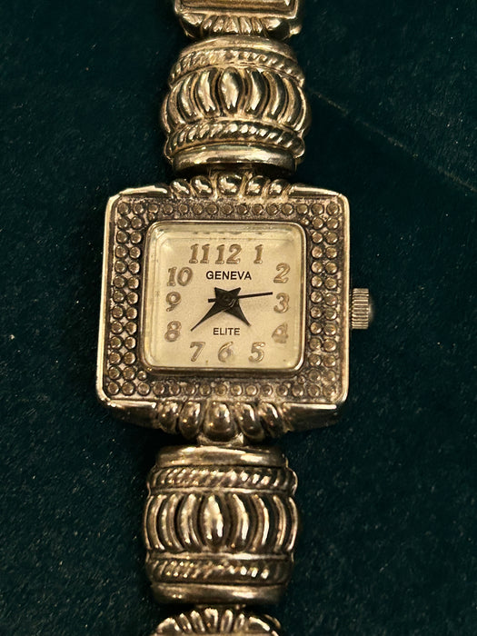 Geneva womens watch size small 33499