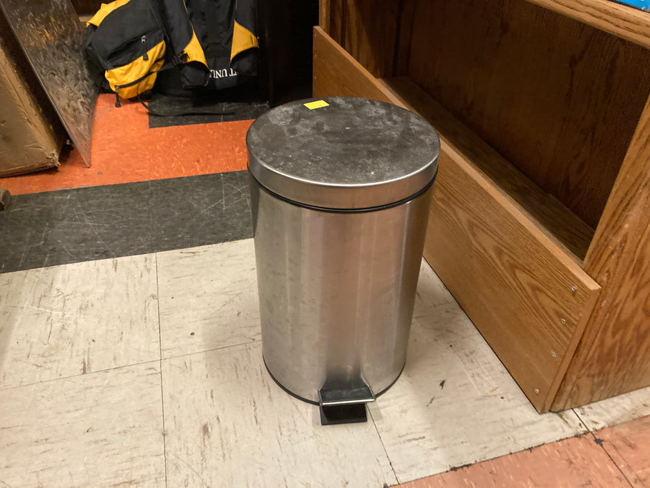Metal garbage container trash can 32064