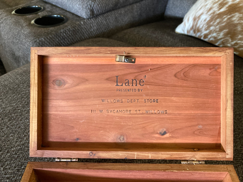 Small Lane cedar storage box chest 32087