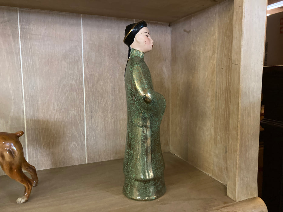 Mid century Chinese ceramic figurine 32089