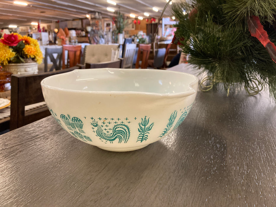 Vintage white 2.5qt. Pyrex Cinderella white/aqua butterprint bowl 32093