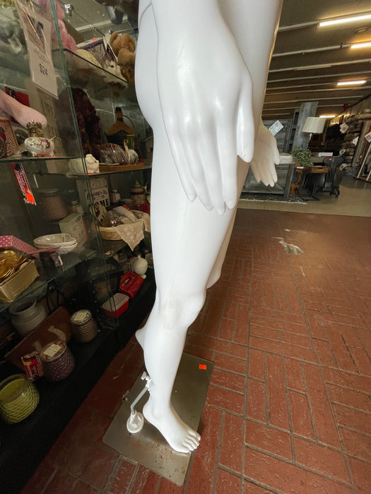 Female plastic mannequin faceless 32110