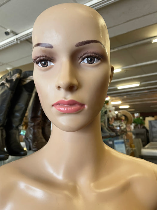 Female Caucasian Complexion Plastic Mannequin 32140