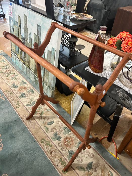 Vintage wooden quilt rack 34072