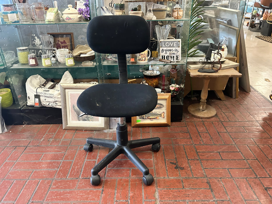 Black office desk chair 34089